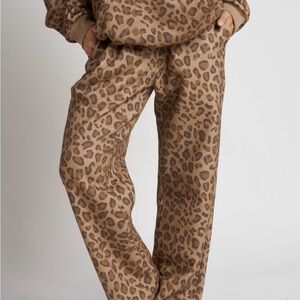 Comfrt Brown Leopard Straight Leg Pants Unisex Size MED